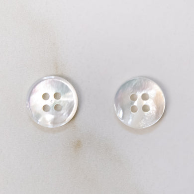 White Mother of Pearl Ex 702 11.5mm (18 Buttons)