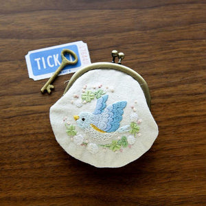 piece "Chicchi Embroidered Bird Coin Purse Kit"