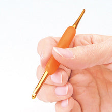 Load image into Gallery viewer, H250-510-4 &quot;Ami-Ami&quot; Double Sided Crochet Hook Raku Raku 13.5cm No.4/2.5-3.5mm
