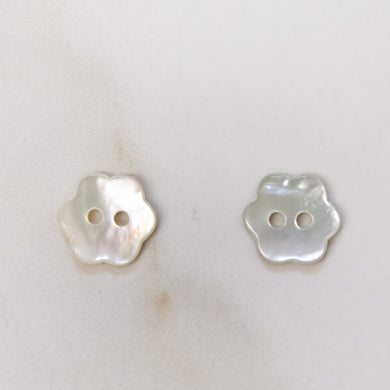 Akoya Shell Button 11.5mm Natural (18 Buttons)